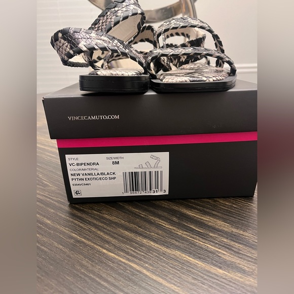 NWB Vince Camuto Python Exotic Sandal - Picture 2 of 3